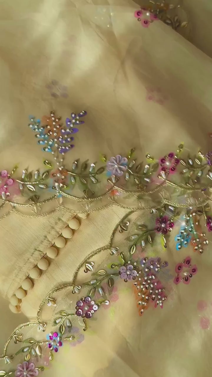Makhan (مکھن) - Farshi Shalwar set 💛